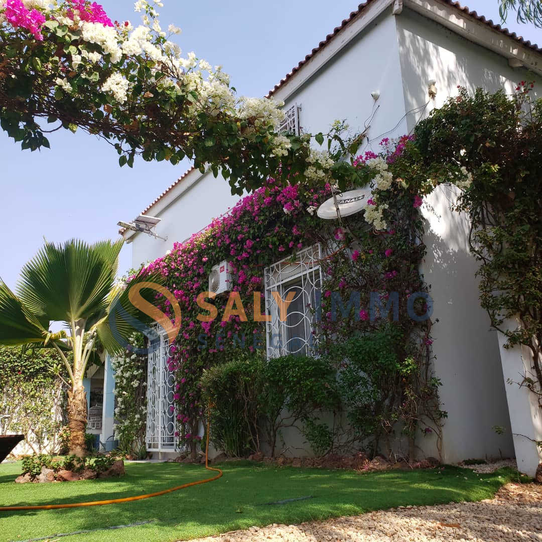 Villa À louer à Saly — réf. LSA318