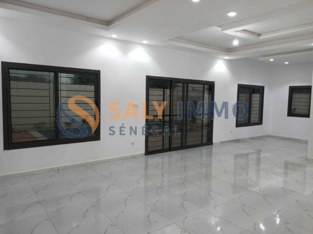 Villa À louer à Saly — réf. LSA517