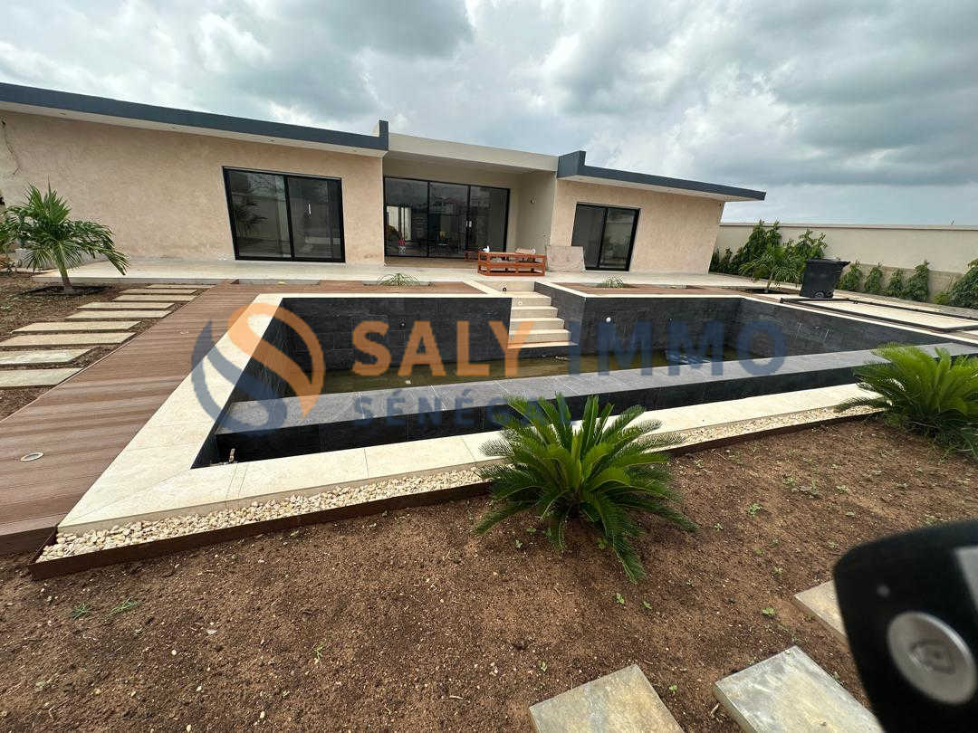 Villa À louer à Saly — réf. LSA526