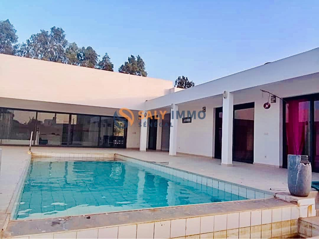 Villa À louer à Saly — réf. SOLOCSA350